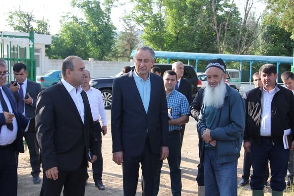 РАИСИ ВИЛОЯТИ ХАТЛОН АЗ ХОҶАГИИ ДЕҲҚОНИИ “СУРУШ” ДИДАН КАРД