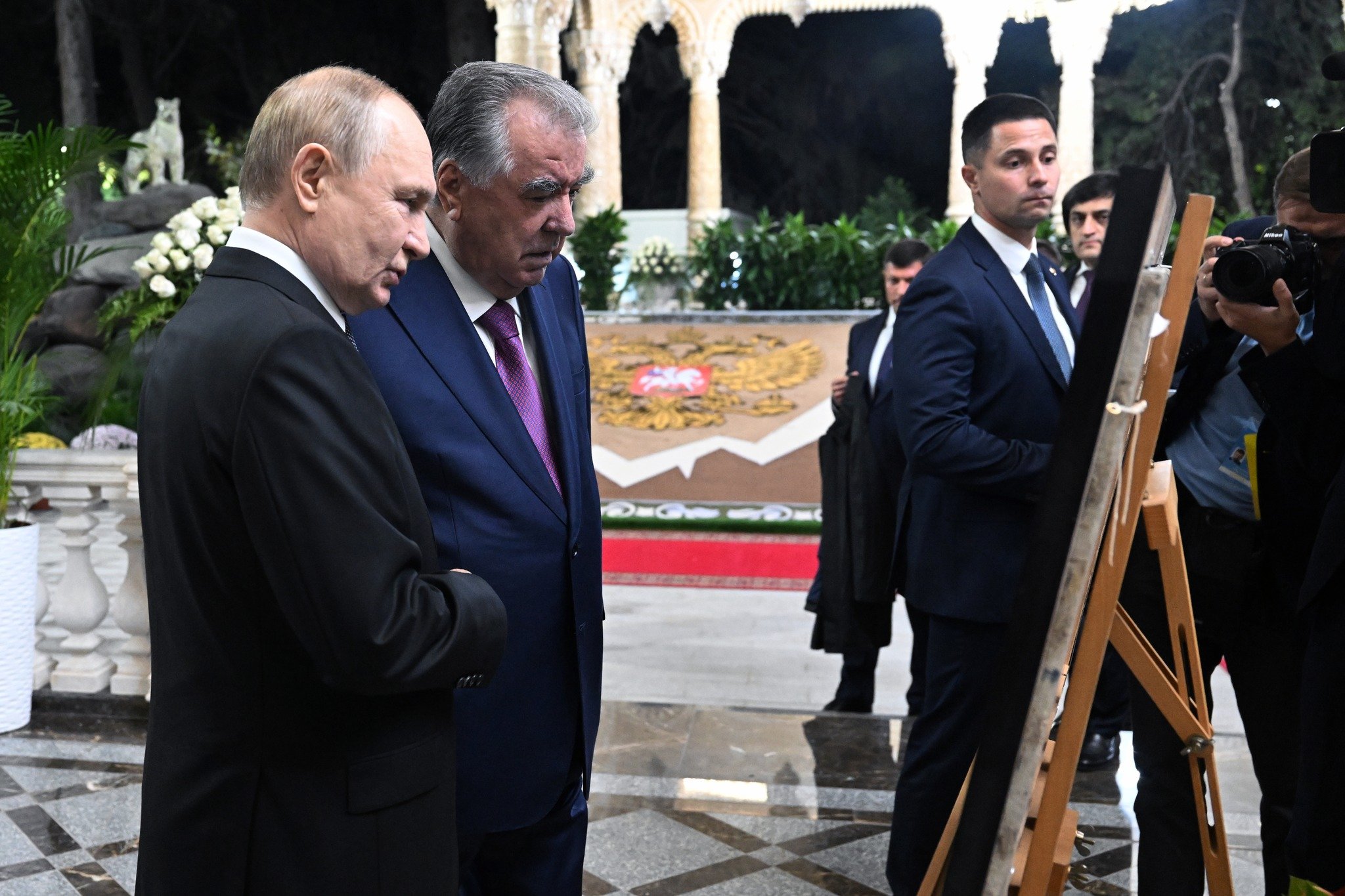 Шоми Дӯстӣ бо иштироки сарони давлатҳои Тоҷикистону Русия дар боғи Ирами Душанбе