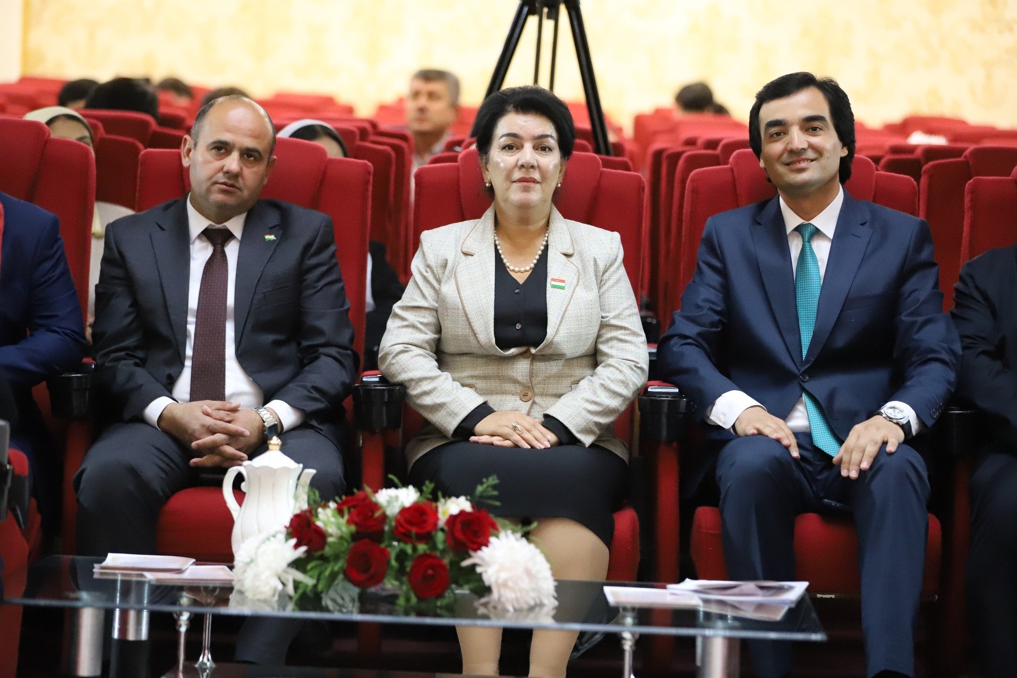 ТАҶЛИЛИ РӮЗИ ТЕАТР ДАР ХАТЛОН