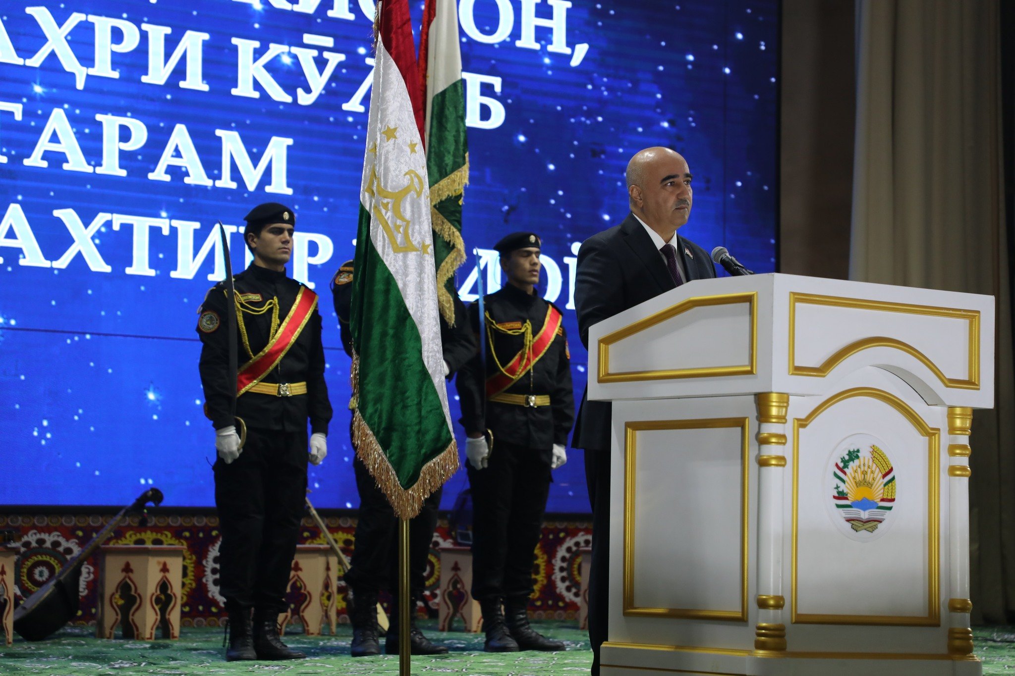 ТАНТАНАИ РӮЗИ ПАРЧАМИ ДАВЛАТӢ ДАР ШАҲРИ КӮЛОБ