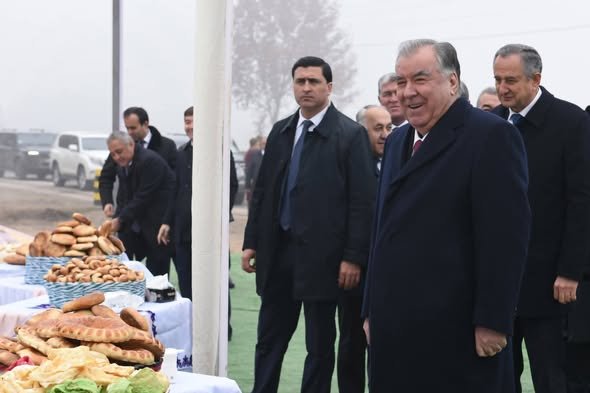 Боздид аз намоиши маҳсулоти кишоварзони ноҳияи Ҷайҳун