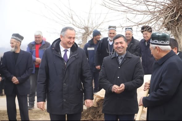 БОЗДИДИ РАИСИ ВИЛОЯТ АЗ НАШЪУНАМОИ ПИЁЗИ БАРВАҚТӢ, СИРПИЁЗ, КИШТИ КАРТОШКАИ БАРВАҚТӢ ВА ИШТИРОК ДАР МАЪРАКАИ НИҲОЛШИНОНӢ ДАР НОҲИЯИ ШАҲРИТУС