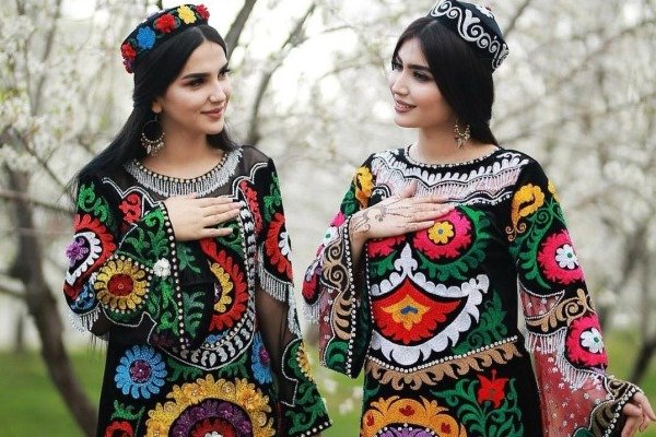 Такя бар фарҳанги либоспӯшии ниёгон бояд кард