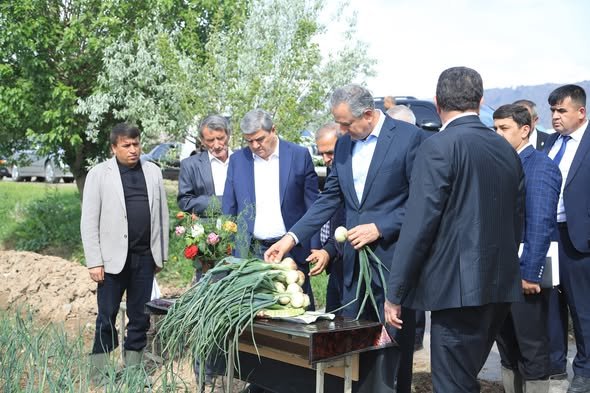 БОЗДИДИ РАИСИ ВИЛОЯТИ ХАТЛОН АЗ ИСТИФОДАИ САМАРАНОКИ ЗАМИН ДАР НОҲИЯИ ҚУБОДИЁН