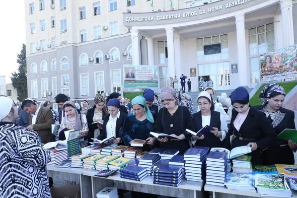 “КОРВОНИ КИТОБ” ВА МАҲФИЛИ ФАРҲАНГИИ “МАЪРИФАТ” ДАР ШАҲРИ КӮЛОБ