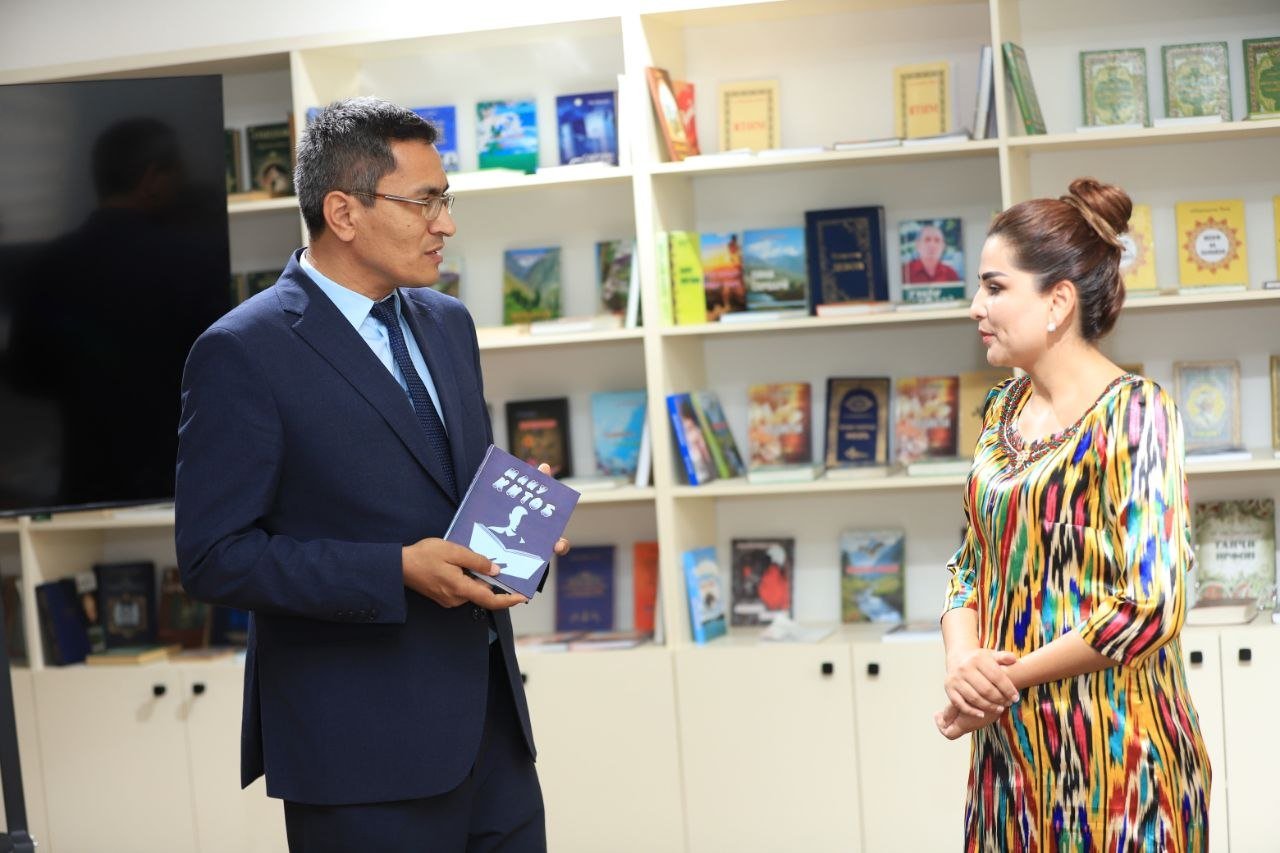 РӮЗНОМАИ «ХАТЛОН» ДАР ҒАНИСОЗИИ ГАНҶИНАИ КИТОБХОНА САҲМ ГУЗОШТ