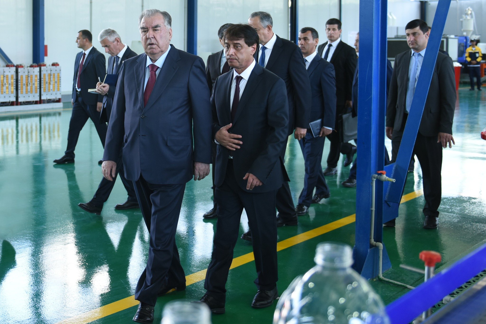 Ба истифода додани корхонаи истеҳсоли обҳои нӯшокии “Глобал Инвест” бо 20 ҷойи корӣ ва боздид аз намоиши маҳсулоти корхонаҳои саноатӣ дар шаҳри Норак