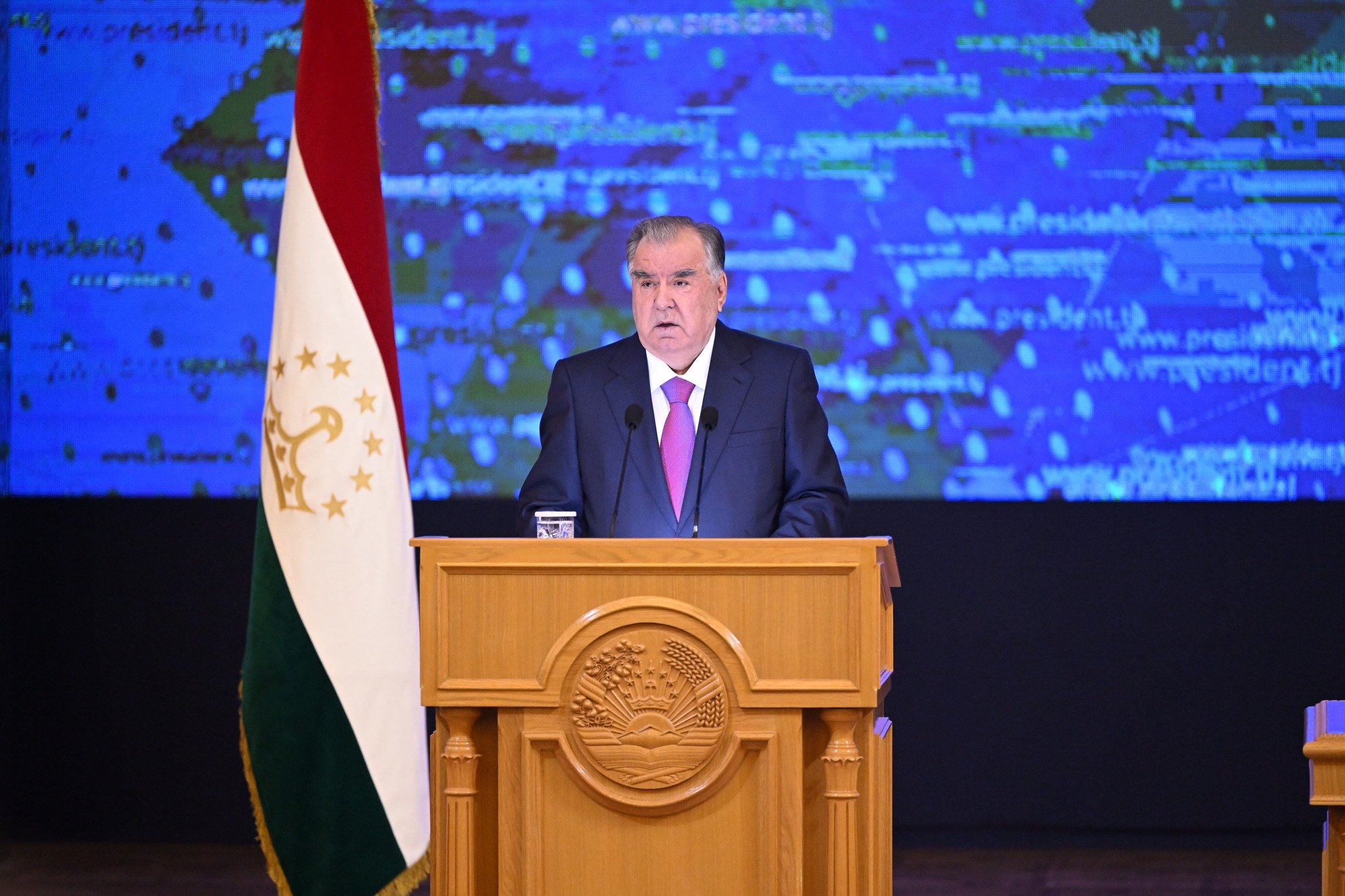 Мулоқот бо роҳбарон ва фаъолони вилояти Хатлон дар ноҳияи Данғара